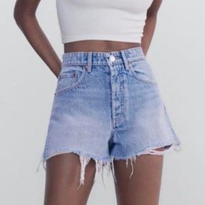 Hi Rise Frayed Denim Shorts from ZARA!